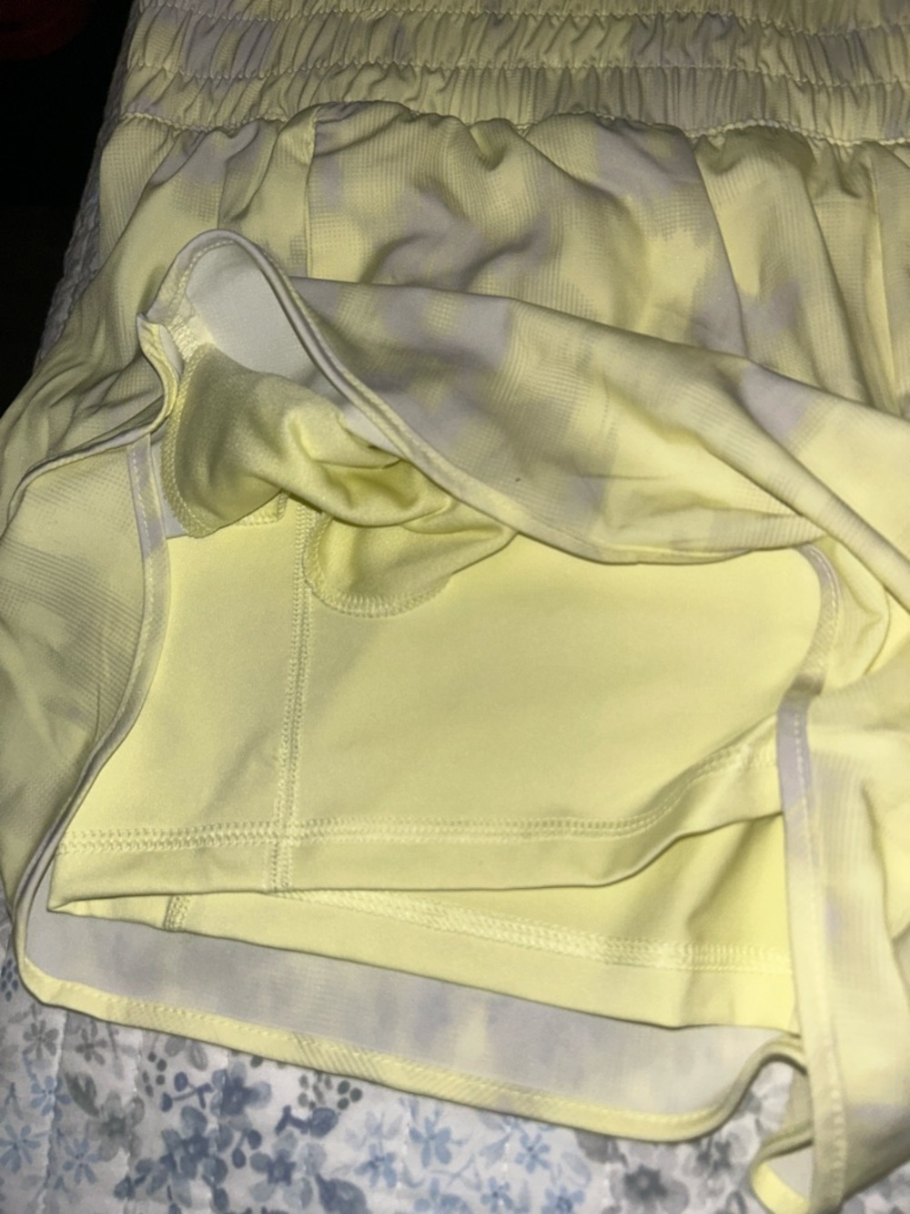 2xl Bundle - Light Lavender and Yellow Patterned Athletic Running Shorts - Picture 3 of 6